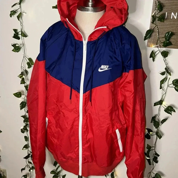 Nike Windbreaker - Picture 2 of 4